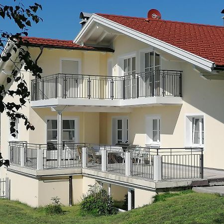 Wunderschoene Ferienwohnung Mit Seeblick Zell am Moos Eksteriør billede