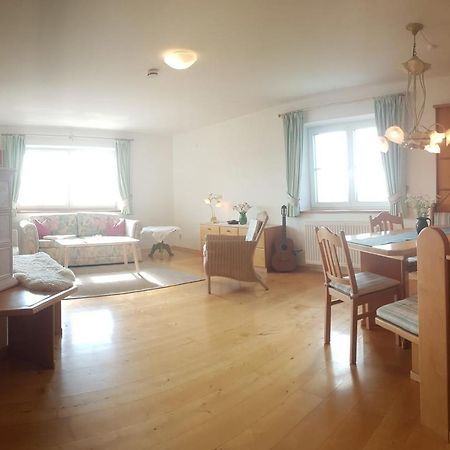 Wunderschoene Ferienwohnung Mit Seeblick Zell am Moos Eksteriør billede