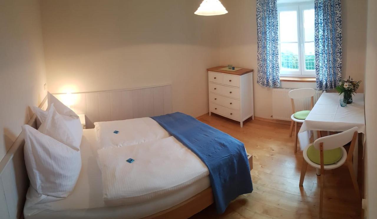 Wunderschoene Ferienwohnung Mit Seeblick Zell am Moos Eksteriør billede