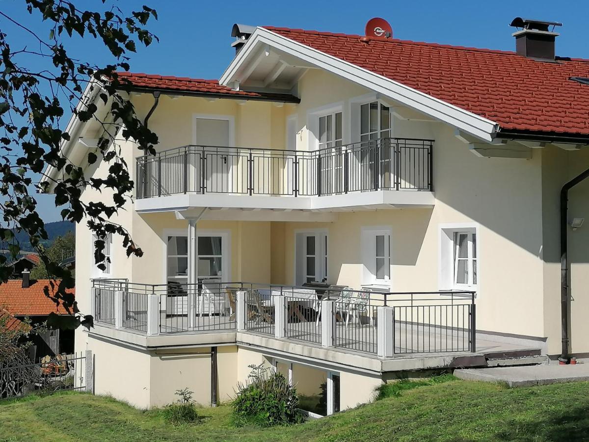 Wunderschoene Ferienwohnung Mit Seeblick Zell am Moos Eksteriør billede