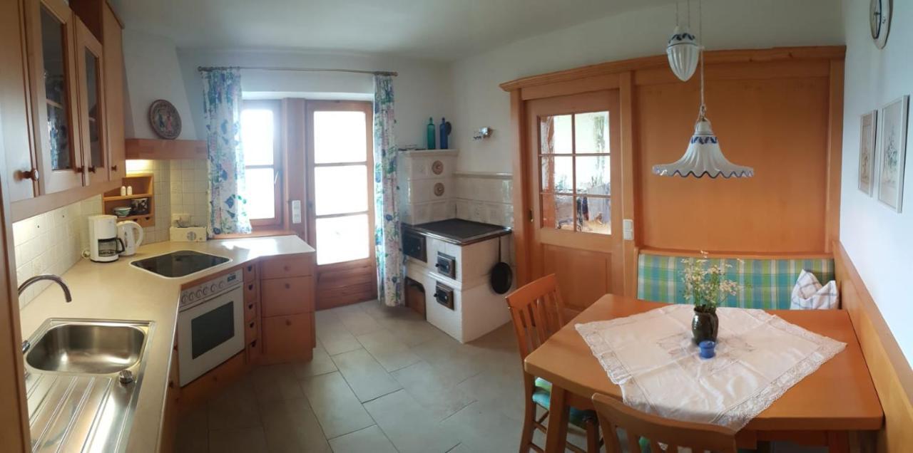 Wunderschoene Ferienwohnung Mit Seeblick Zell am Moos Eksteriør billede