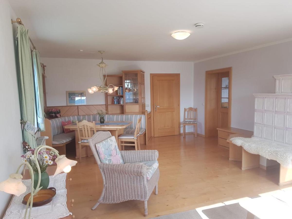 Wunderschoene Ferienwohnung Mit Seeblick Zell am Moos Eksteriør billede