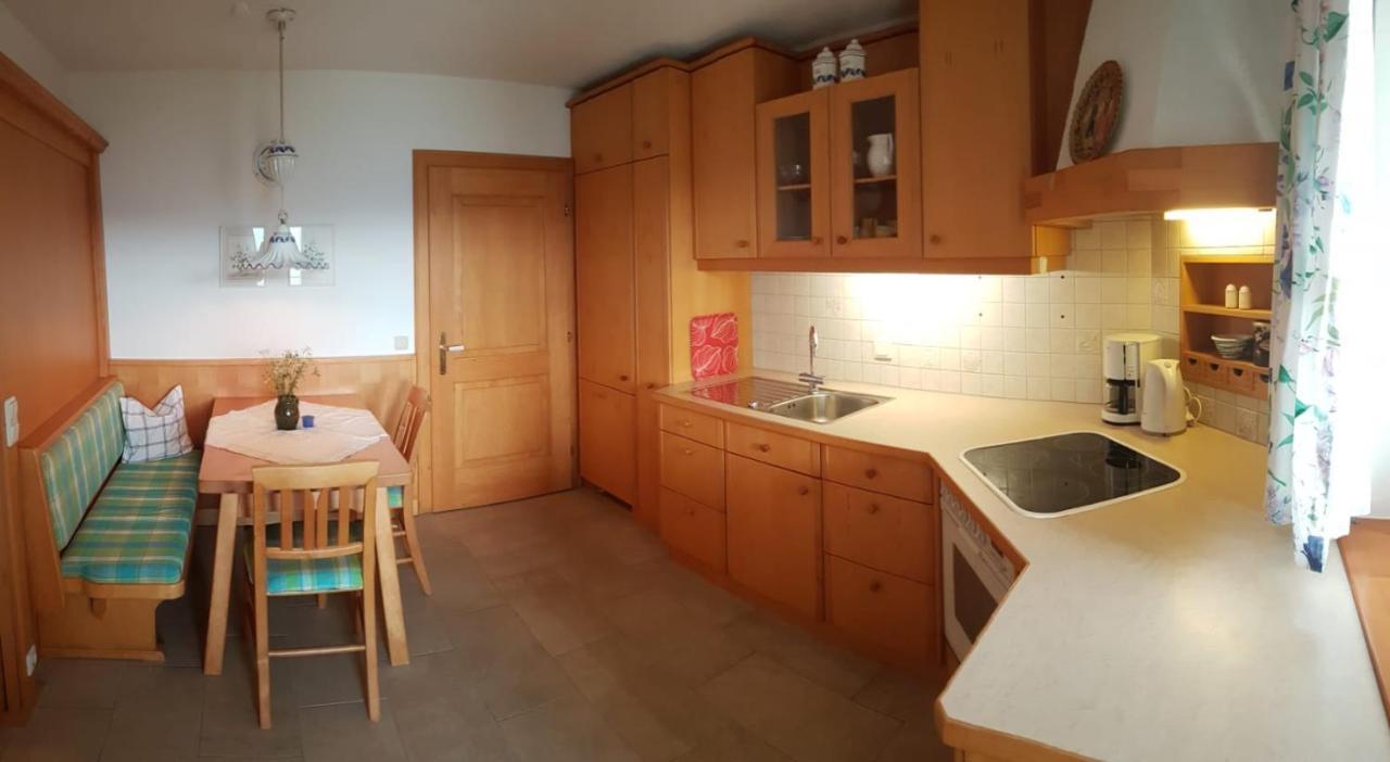 Wunderschoene Ferienwohnung Mit Seeblick Zell am Moos Eksteriør billede